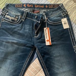 Nice jeans new with tags skinney straight leg jeans bling on back pockets